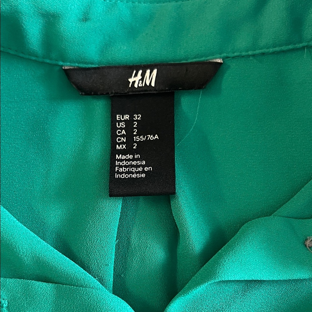 H&M Button-Up Shirts - Picture 4 of 5